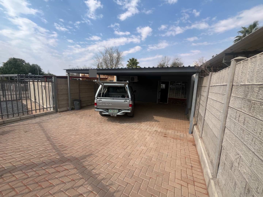 2 Bedroom Property for Sale in Keidebees Northern Cape